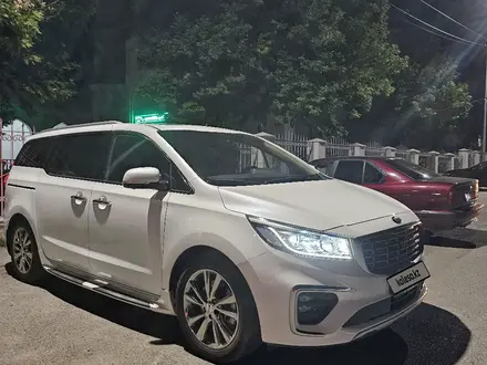 Kia Carnival 2019 года за 16 000 000 тг. в Шымкент