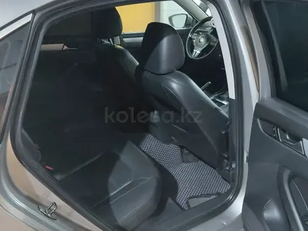 Volkswagen Passat 2012 года за 5 300 000 тг. в Атырау – фото 6