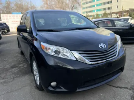 Toyota Sienna 2014 года за 12 000 000 тг. в Алматы