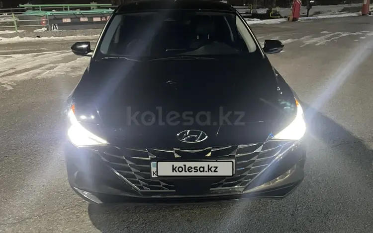 Hyundai Elantra 2021 годаfor9 850 000 тг. в Шымкент