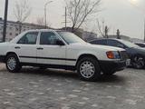 Mercedes-Benz E 200 1989 года за 1 100 000 тг. в Сарыагаш – фото 5