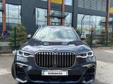 BMW X7 2021 года за 77 800 000 тг. в Астана