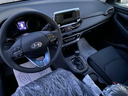 Hyundai i30 2022 года за 8 800 000 тг. в Атырау – фото 5