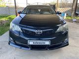 Toyota Camry 2013 годаүшін8 500 000 тг. в Шымкент