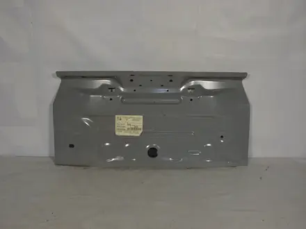 Панель задняя крышки багажника Volkswagen Polo Papid за 50 000 тг. в Караганда