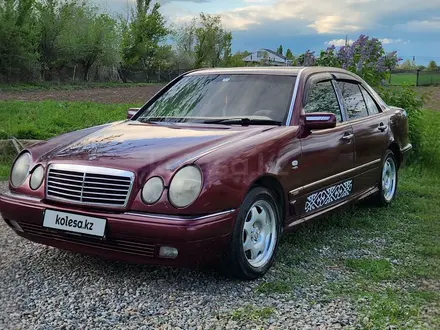Mercedes-Benz E 280 1996 года за 2 400 000 тг. в Тараз