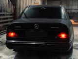 Mercedes-Benz E 220 1993 года за 1 500 000 тг. в Астана