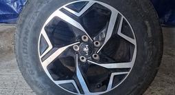 Комплект шин с дисками за 350 000 тг. в Аксай