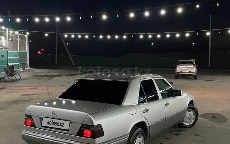 Mercedes-Benz E 200 1994 года за 2 550 000 тг. в Шымкент