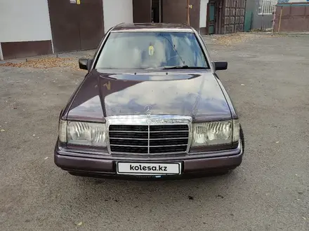 Mercedes-Benz E 230 1991 года за 1 350 000 тг. в Талдыкорган – фото 2