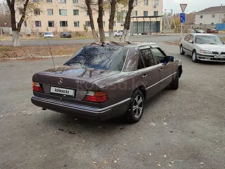 Mercedes-Benz E 230 1991 года за 1 350 000 тг. в Талдыкорган – фото 5