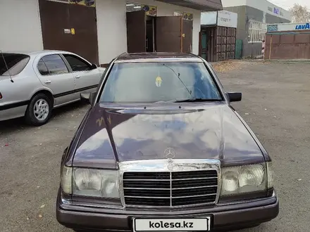 Mercedes-Benz E 230 1991 года за 1 350 000 тг. в Талдыкорган – фото 7
