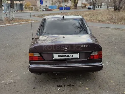 Mercedes-Benz E 230 1991 года за 1 350 000 тг. в Талдыкорган – фото 6