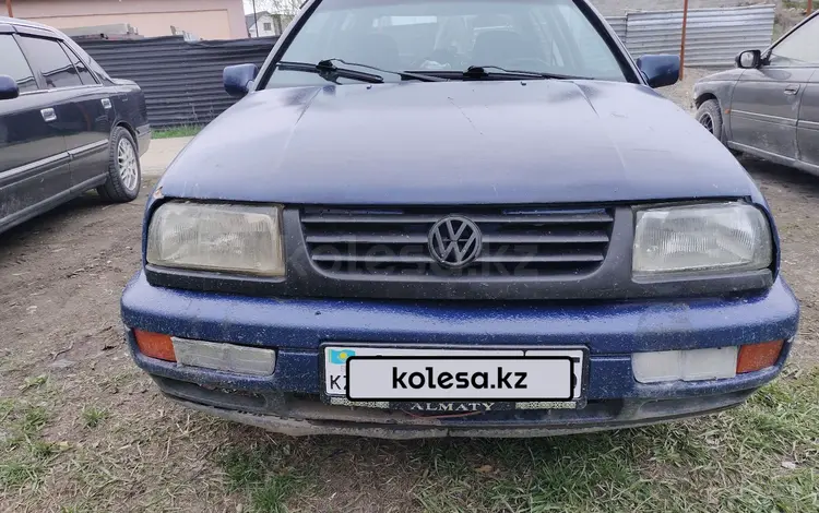 Volkswagen Vento 1993 года за 600 000 тг. в Байтерек