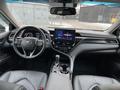 Toyota Camry 2021 года за 21 300 000 тг. в Алматы – фото 14