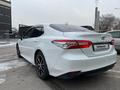 Toyota Camry 2021 года за 21 300 000 тг. в Алматы – фото 5