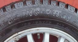 Колеса в сборе, зима шипованая, без каких либо порезов и грыж, резина е за 120 000 тг. в Петропавловск – фото 2