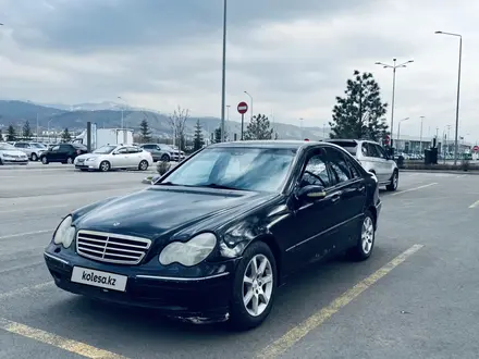 Mercedes-Benz C 240 2000 года за 2 200 000 тг. в Алматы