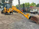 JCB  3CX 2016 года за 28 000 000 тг. в Атырау