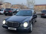 Mercedes-Benz E 230 1996 года за 2 400 000 тг. в Караганда – фото 2