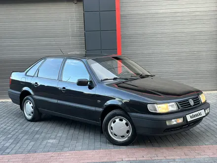 Volkswagen Passat 1994 года за 2 100 000 тг. в Астана – фото 2