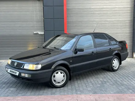 Volkswagen Passat 1994 года за 2 100 000 тг. в Астана