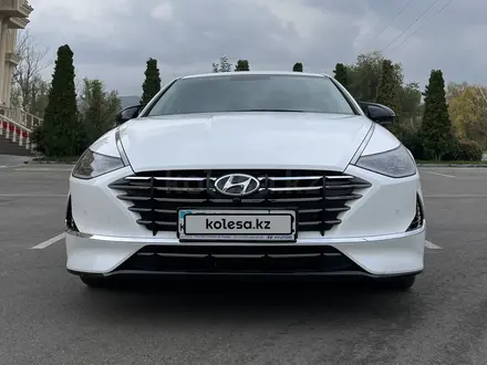 Hyundai Sonata 2020 года за 12 500 000 тг. в Алматы – фото 2