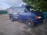 Volkswagen Multivan 1995 года за 3 500 000 тг. в Павлодар – фото 2
