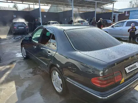 Mercedes-Benz E 240 2001 года за 4 300 000 тг. в Шымкент – фото 25