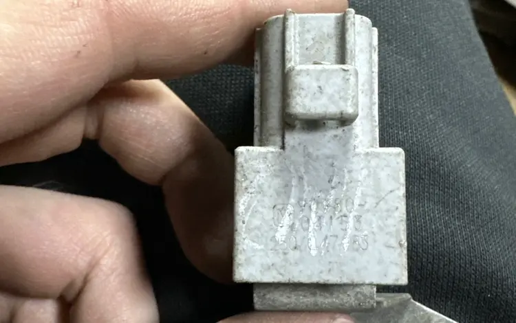 Конденсатор на зажигания 90980-04153 за 5 200 тг. в Астана