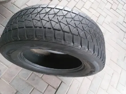 245.65.R17-есть 1шт. Bridgestone Blizzak за 10 000 тг. в Алматы