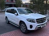 Mercedes-Benz GLS 400 2018 года за 23 000 000 тг. в Астана – фото 2