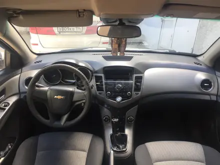 Chevrolet Cruze 2010 года за 3 000 000 тг. в Астана – фото 7