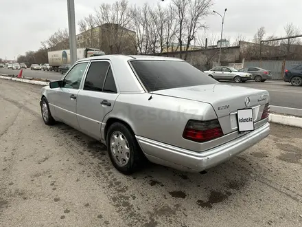 Mercedes-Benz E 200 1994 года за 1 400 000 тг. в Караганда – фото 6