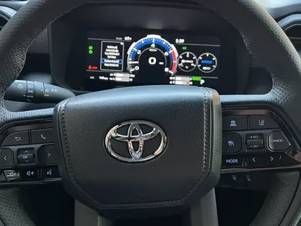 Toyota Sequoia 2023 года за 64 500 000 тг. в Алматы – фото 15