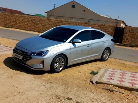 Hyundai Elantra 2018 года за 8 000 000 тг. в Актау