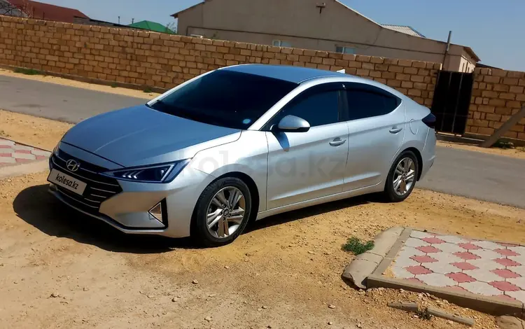 Hyundai Elantra 2018 годаfor8 000 000 тг. в Актау