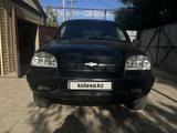 Chevrolet Niva 2008 года за 1 800 000 тг. в Уральск – фото 3