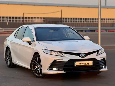 Toyota Camry 2021 года за 17 000 000 тг. в Алматы