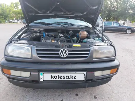 Volkswagen Vento 1992 года за 1 250 000 тг. в Тараз – фото 8