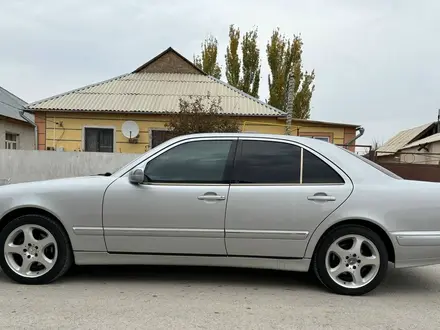 Mercedes-Benz E 320 2000 года за 5 800 000 тг. в Шиели – фото 2