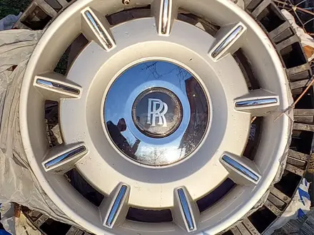 R21 Rolls-Royce Phantom за 300 000 тг. в Алматы – фото 5