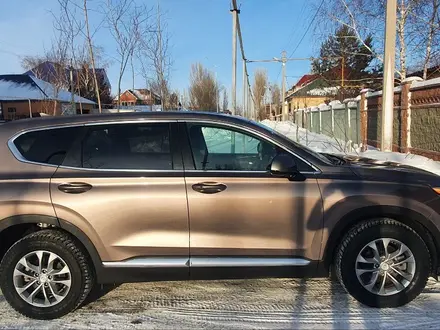 Hyundai Santa Fe 2020 года за 12 000 000 тг. в Астана – фото 3