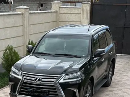 Lexus LX 570 2017 года за 47 800 000 тг. в Актау