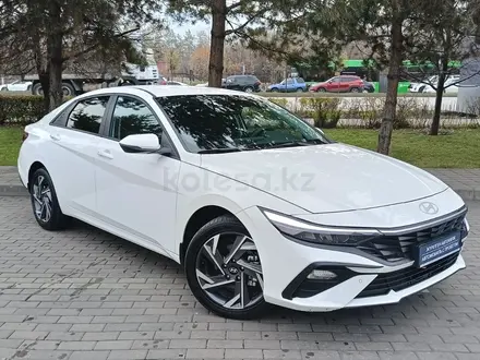 Hyundai Elantra 2024 года за 11 760 000 тг. в Алматы – фото 3