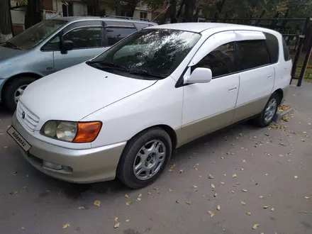 Toyota Ipsum 1998 года за 3 500 000 тг. в Алматы