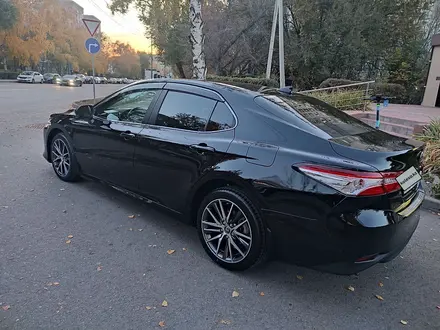 Toyota Camry 2021 года за 15 500 000 тг. в Алматы – фото 12