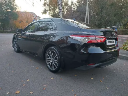 Toyota Camry 2021 года за 15 500 000 тг. в Алматы – фото 21