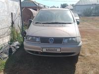 Volkswagen Sharan 1996 годаүшін1 100 000 тг. в Актобе