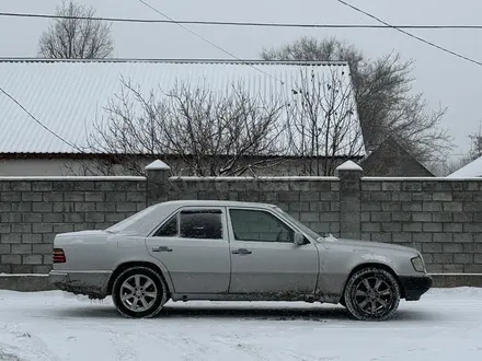 Mercedes-Benz E 230 1989 года за 1 650 000 тг. в Талдыкорган – фото 2